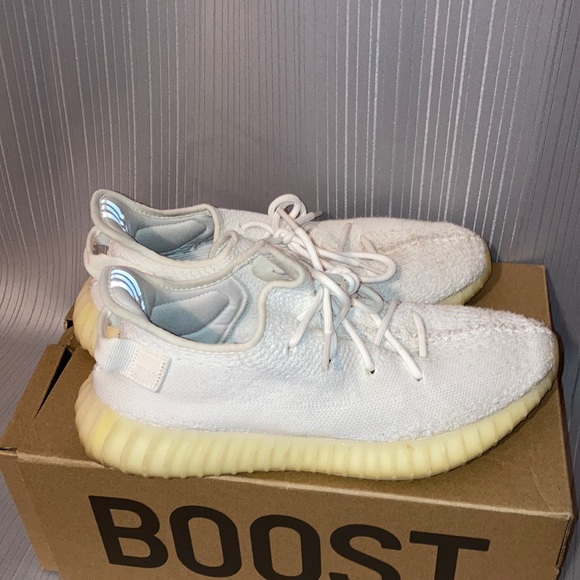 Yeezy Boost 350 V2 - Picture 2 of 7